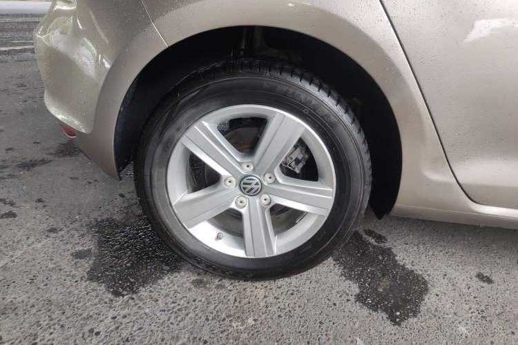 Used Volkswagen Golf 2015 1.4TSI Automatic Comfort Model Exterior 5