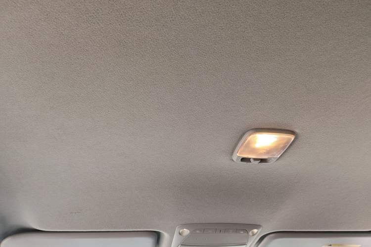 Used Nissan Navara 2017 2.5L Automatic 2WD Luxury Edition QR25
