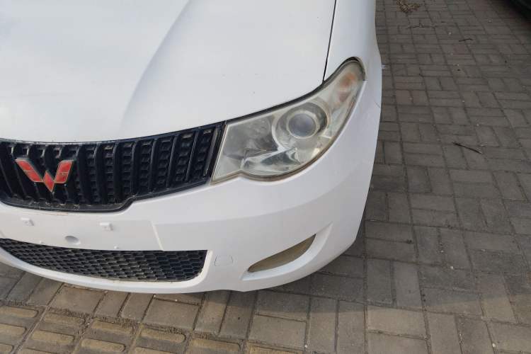 Used Wuling Hongguang 2014 1.5L Standard Version
