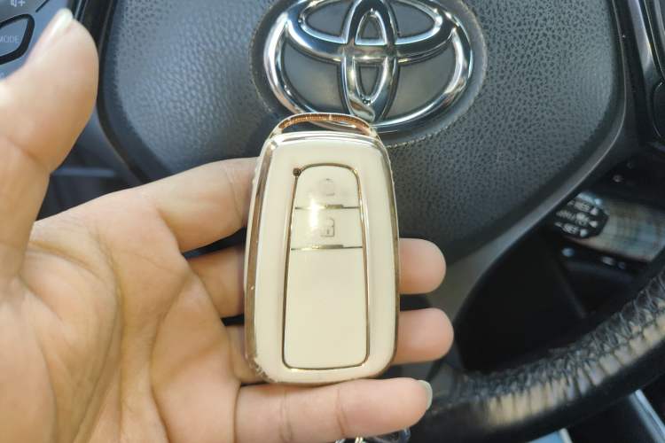 Used Toyota IZOA 2020 2.0L Yi Xiang CARE