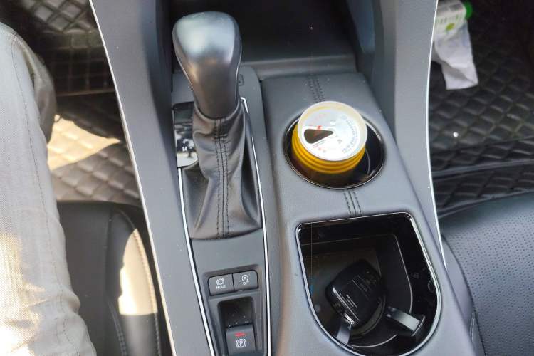 Used Toyota Avalon 2019 2.0L Luxury Edition China VI Standard
