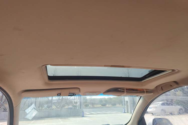 Used Baojun 730 2014 1.5L Manual Luxury Navigation ESP Version 7 Seats