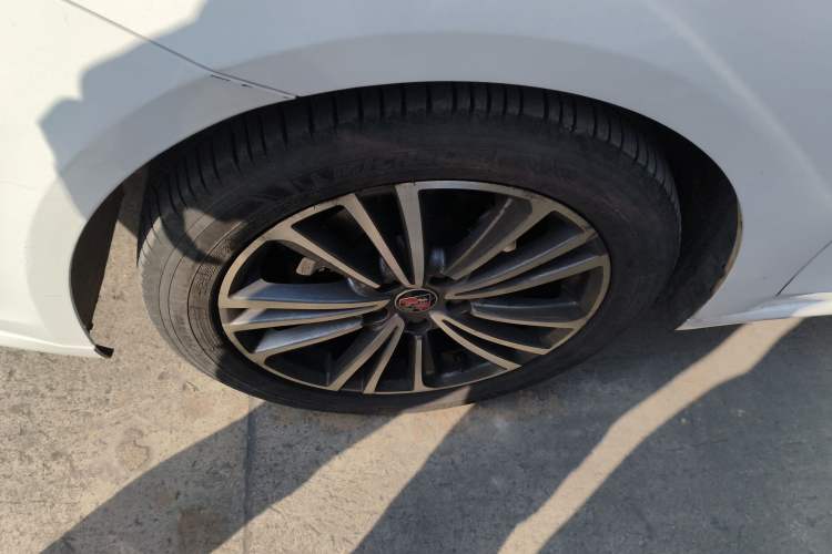 Used Roewe i6 2020 PLUS 1.6L CVT 4G Connected Glory Flagship Edition