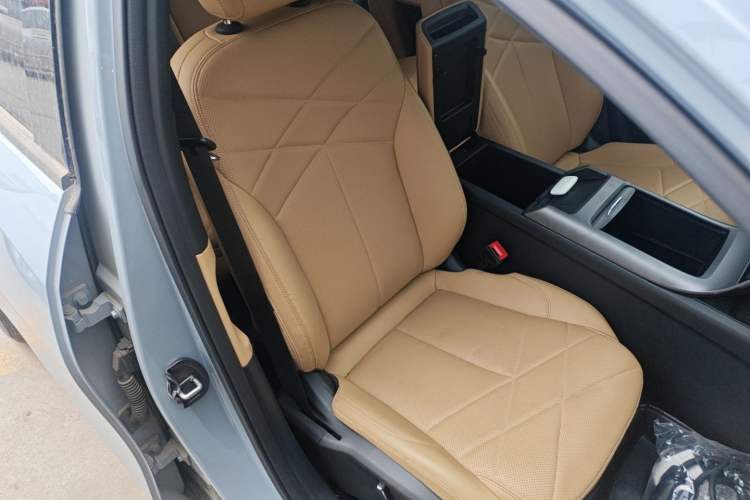 Used Geely Galaxy L6 2023 125km MAX