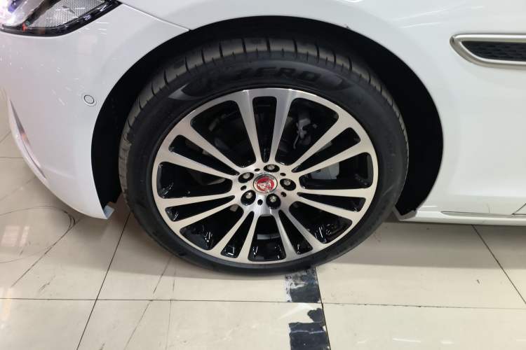 Used Jaguar XFL 2024 2.0T P250 Two-Wheel Drive Prestige Luxury Edition
