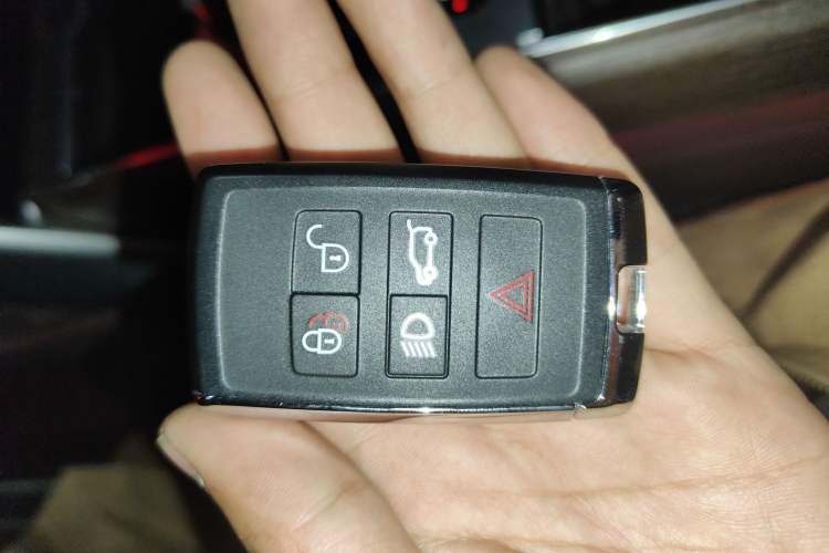 Used Land Rover Range Rover 2023 3.0 L6 400 PS Extended Long-Wheelbase Version