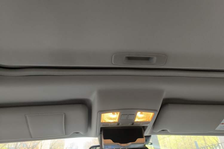 Used Bestune X80 2013 2.0L automatic comfort version
