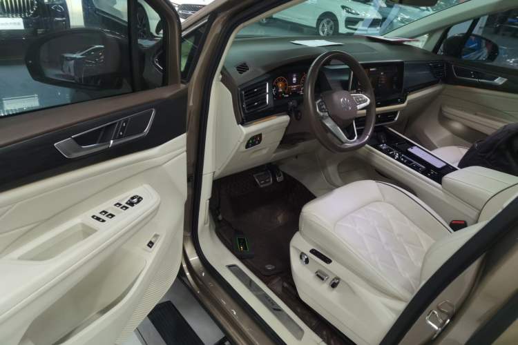 Used Volkswagen Viloran 2022 380TSI Prestige Edition