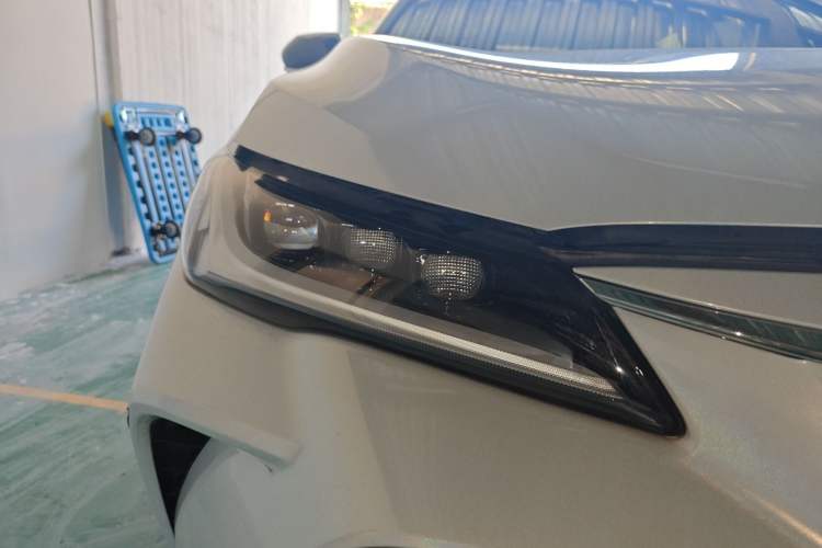 Used Toyota Avalon 2024 2.0L Ambition Edition Right Front Headlight