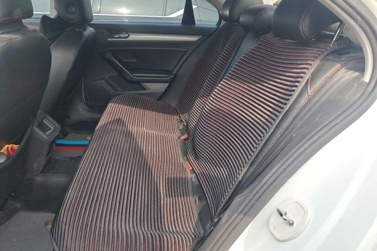 Used Volkswagen Lamando 2017 280TSI Manual Comfort Edition Left Rear Seat