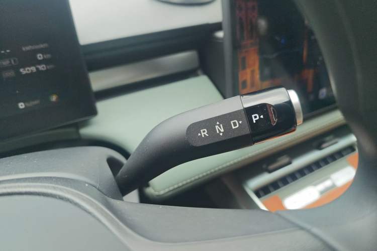 Used Roewe D6 2025 450km Deluxe Edition
