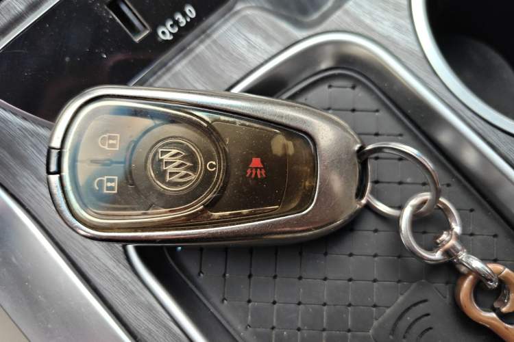 Used Buick GL8 2017 ES 28T Comfort Model China V Standard Vehicle Key