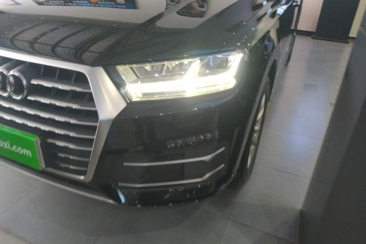 Used Audi Q7 2018 40 TFSI Comfort Model
