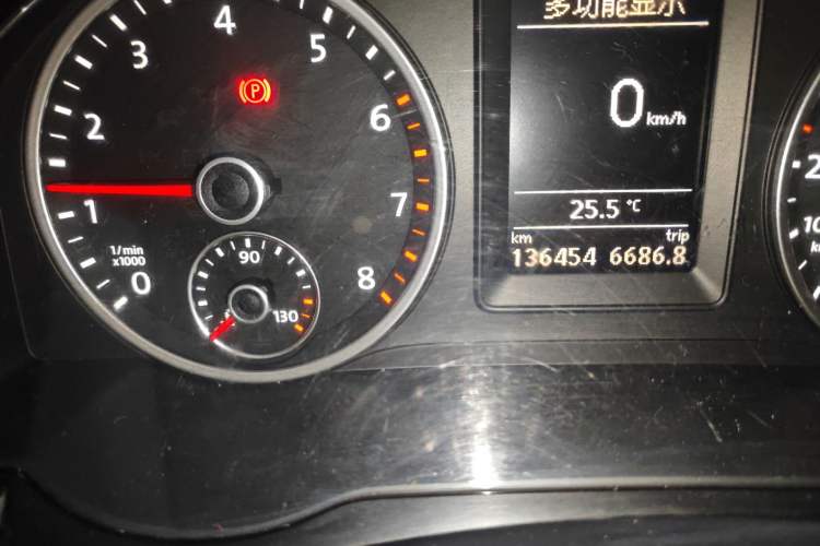 Used Volkswagen Tiguan 2015 1.8TSI Automatic Two-Wheel Drive Trend Edition Odometer Close Up