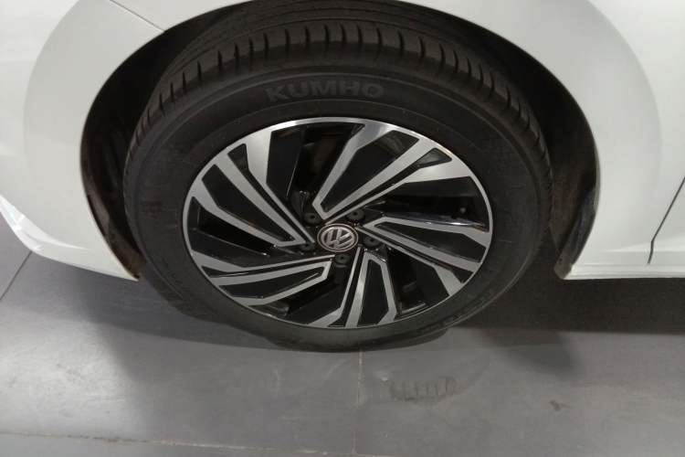 Used Volkswagen Sagitar 2022 280TSI DSG Excellence Edition Left Front Wheel Hub