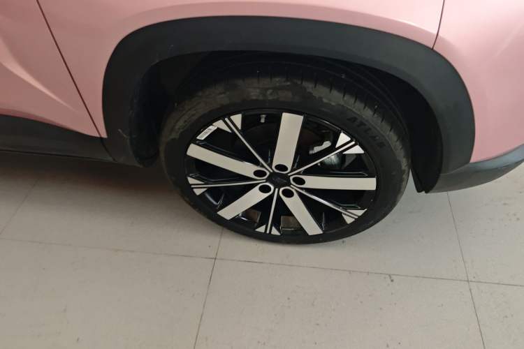 Used Geely Auto icon 2023 1.5TD Chocolate Smoothie Edition Right Front Wheel Hub