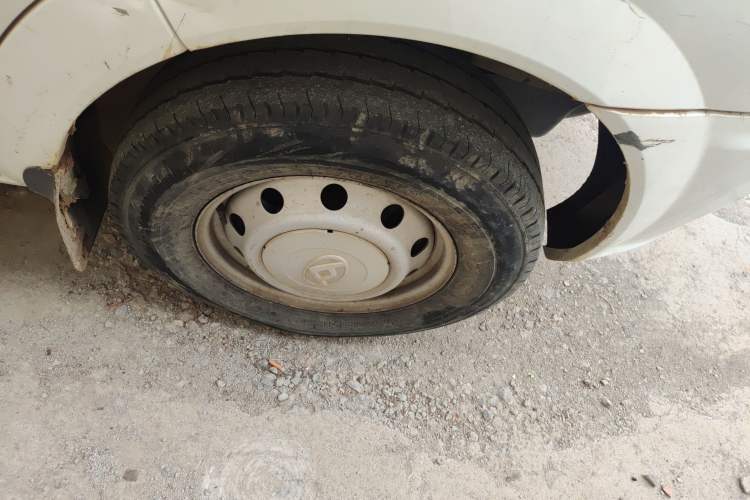 Used SAIC MAXUS Xintu V80 2021 2.0T Manual Classic Aoyuntong 139 PS Mid-axle Mid-roof 6/7/8/9-Seater Right Front Wheel Hub