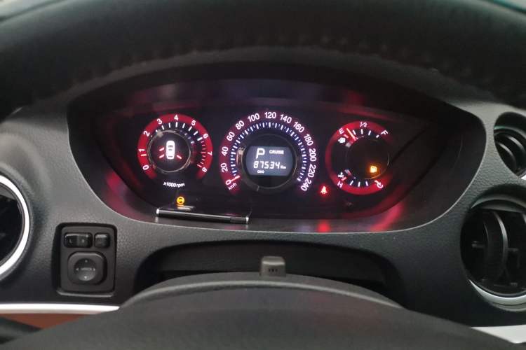 Used Luxgen Great 7 SUV 2011 2.2T Four-Wheel Drive ZhiZun Version