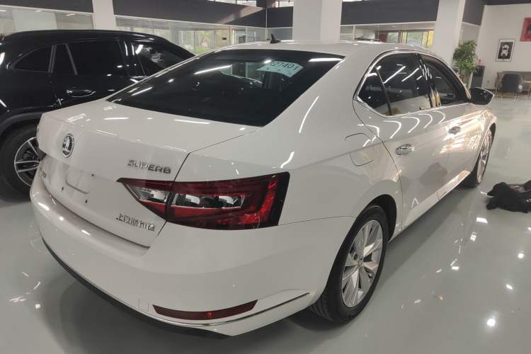 Used Skoda Superb 2018 TSI330 DSG Comfort Edition China V Standard Rear Right 45 Deg
