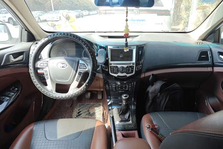 Used BYD Surui 2015 1.5L Manual Luxury Model
