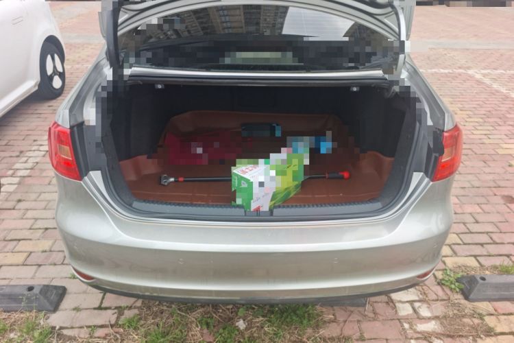 Used Volkswagen Sagitar 2014 Revised Version 1.6L Automatic Leading Edition Trunk