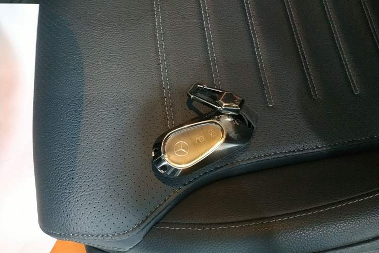 Used Mercedes-Benz C-Class 2024 Restyled C-Class 260 L Sport Edition Vehicle Key