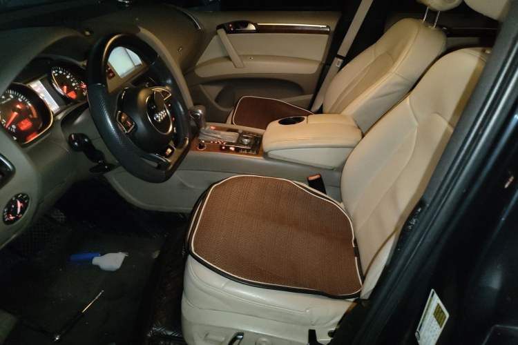 Used Audi Q7  Left Front Seat