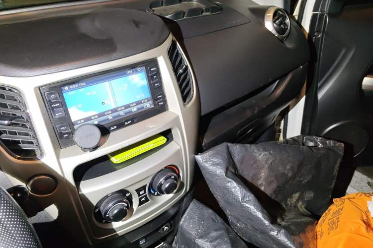 Used Great Wall M4 2012 1.5L Manual Luxury Version Audio And AC Panel