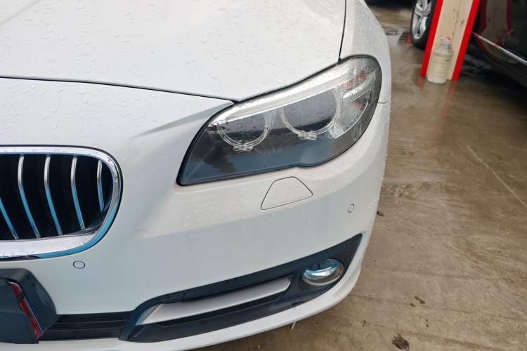 Used BMW 5 Series 2014 520Li Elegant Model
