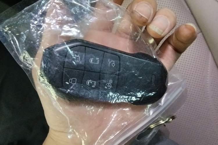 Used XPeng X9 2024 702 Ultra-Long Range Max Vehicle Key