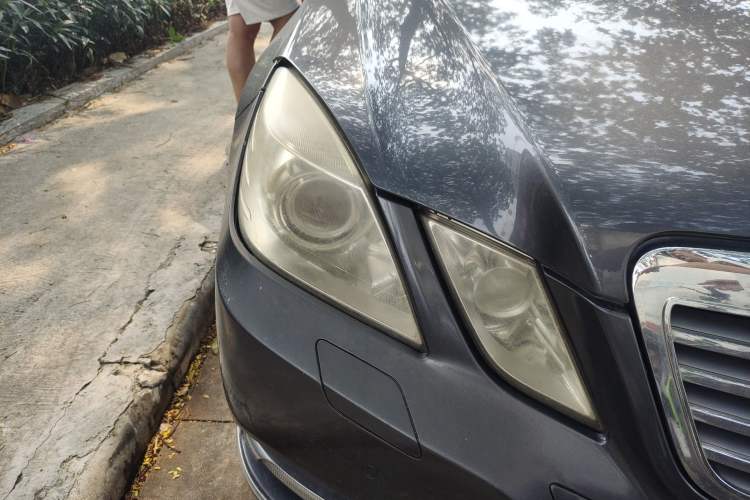 Used Mercedes-Benz E-Class 2010 E 260 L CGI Elegant Model Right Front Headlight