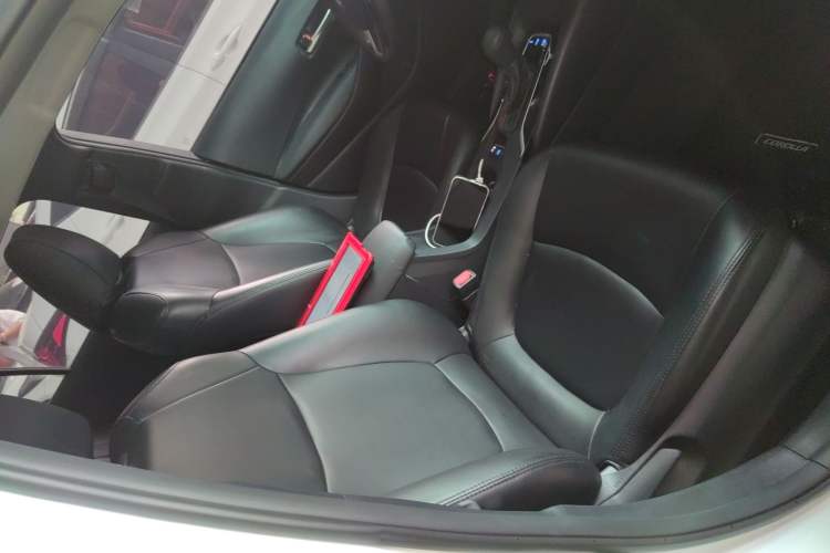 Used Toyota Corolla 2022 1.2T S-CVT Pioneer PLUS Edition Right Front Seat