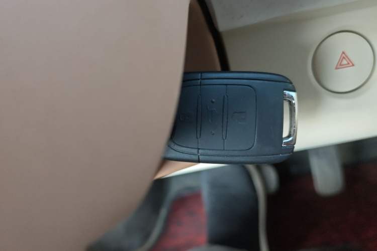 Used Wuling Hongguang MINIEV 2024 3rd Generation 215km Youth Edition Vehicle Key