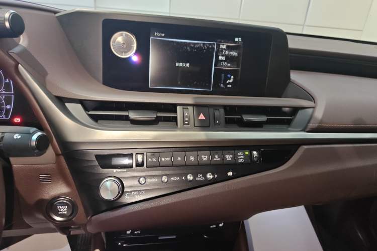 Used Lexus ES 2020 200 Excellence Edition
