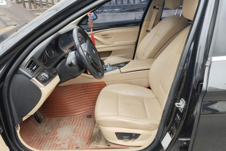 Used BMW 5 Series 2011 523Li Luxury Model