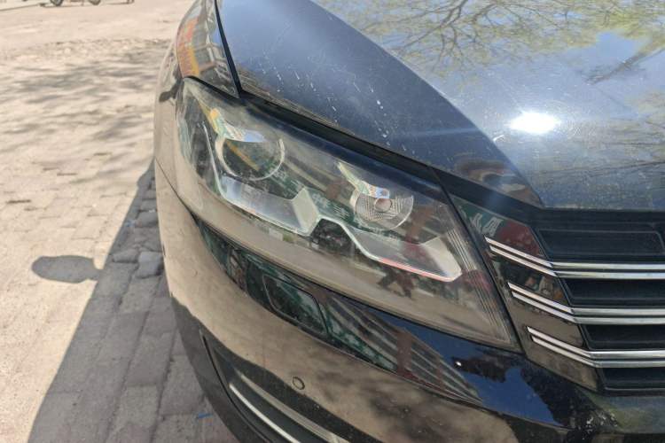 Used Volkswagen Passat 2013 1.8TSI DSG Prestige Edition Right Front Headlight