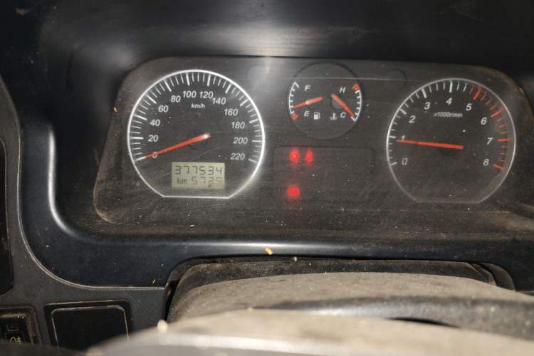 Used Jinbei Grace 2016 2.0L Standard Delivery Version Odometer Close Up