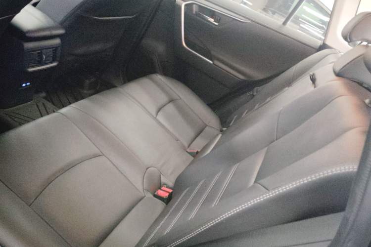 Used Toyota RAV4 2021 2.0L CVT Two-Wheel Drive Fashion PLUS Edition