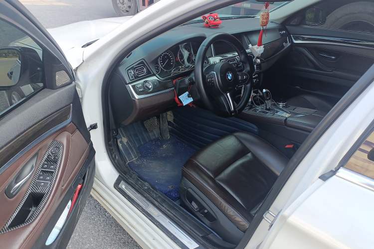 Used BMW 5 Series 2014 525Li Luxury Design Package
