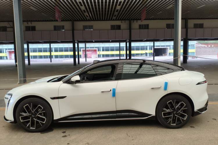 Used Avatr 06 2025 Max All-Electric Version