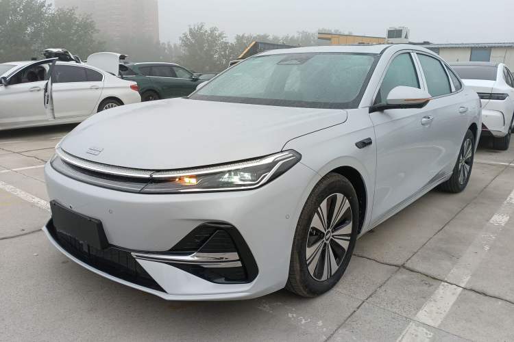 Used Geely Galaxy A7 2025 Model EM-i 150km Long-Distance Edition