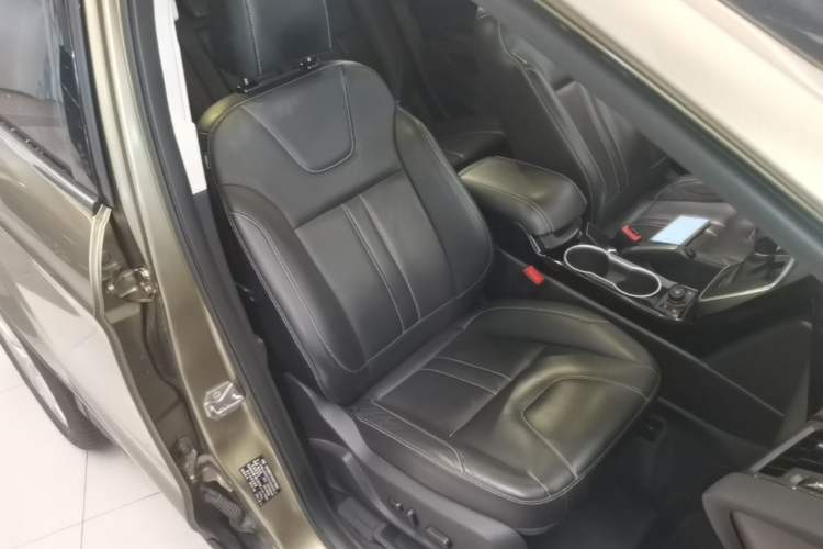 Used Ford Kuga 2015 2.0L GTDi Four-Wheel-Drive Sport Model
