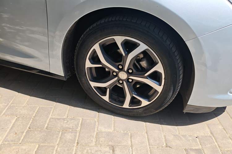 Used Buick VELITE 5 2017 Urban Extended-Range Model
