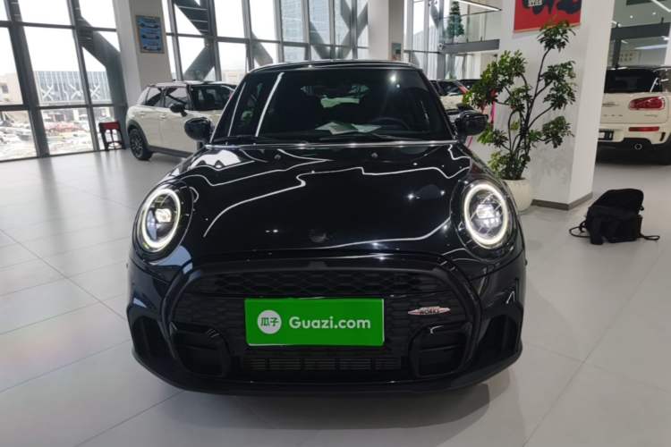 Used MINI 2022 1.5T COOPER Black Badge Special Edition Front