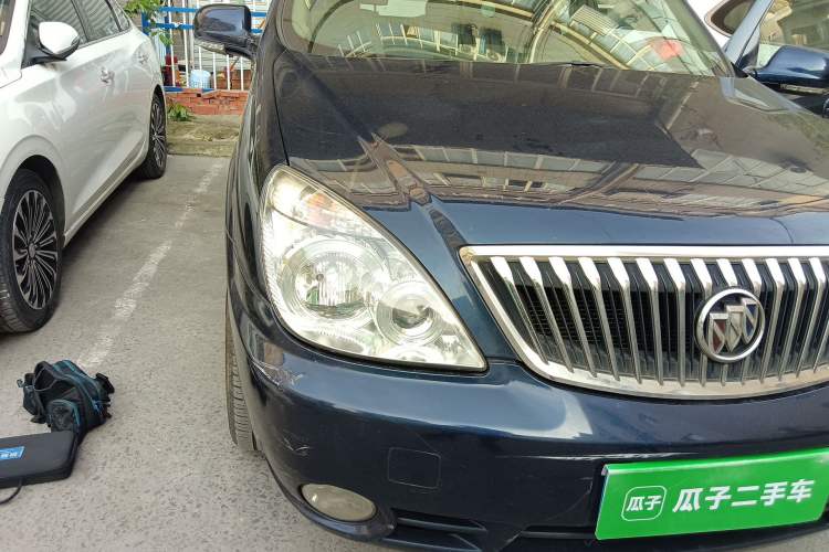 Used Buick GL8 2013 2.4L Comfort Edition Right Front Headlight