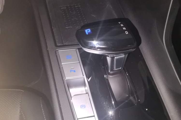 Used Hyundai Elantra 2023 1.5L CVT LUX Prestige Edition
