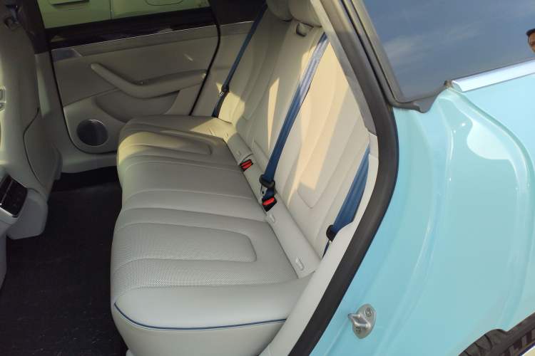 Used Hima Luxeed S7 2025 785 km Ultra Left Rear Seat