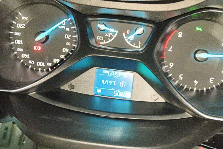 Used Ford Kuga 2018 Facelifted EcoBoost 180 Two-Wheel-Drive Platinum Wing Edition
