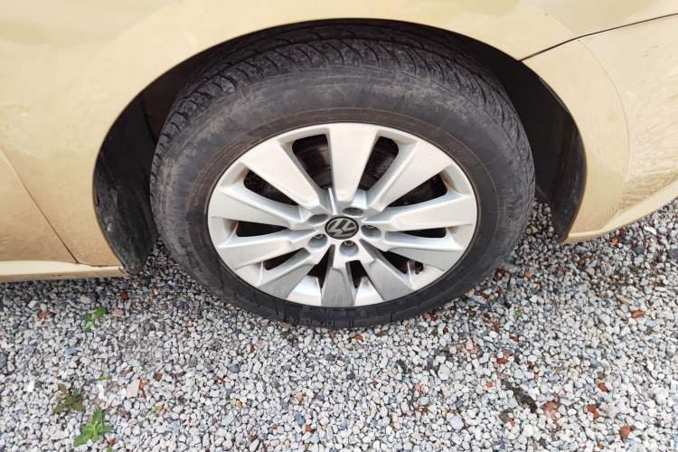 Used Volkswagen Lavida 2013 1.6L Manual Comfort Edition