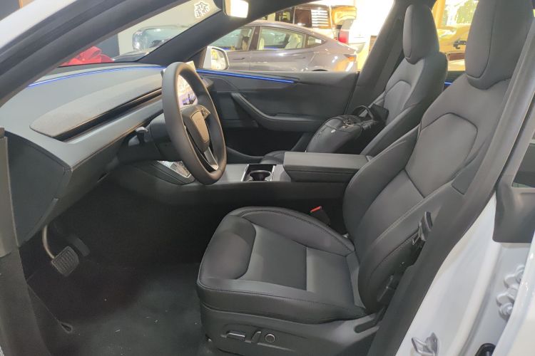 Used Tesla Model Y 2026 Long-Range All-Wheel-Drive Model Driver Seat